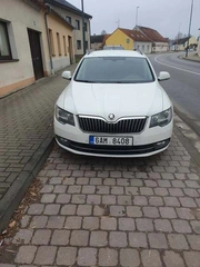 Osobní automobil Škoda Superb 2.0 16v TDI kombi - RZ 6AM8408