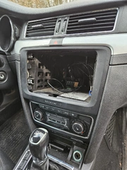 Osobní automobil Škoda Superb 2.0 16v TDI kombi - RZ 6AM8408