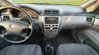 Osobní automobil Toyota Avensis Verso 2.0, RZ 6J41594