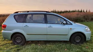 Osobní automobil Toyota Avensis Verso 2.0, RZ 6J41594