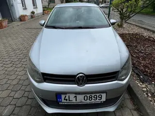 SKIS 01. Osobní automobil VW Polo, RZ 4L10899