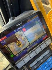 SGEF 02 Pásové rypadlo KOMATSU PC290LC-11