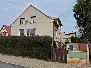 Spoluvlastnický podíl 1/5 na RD se zahradou Lány, okres Kladno