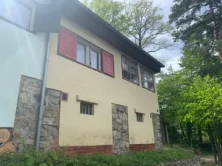 Podíl ve výši ¼ na chatě v obci Bítov