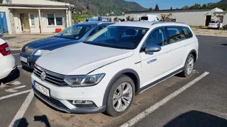 AZ SANACE Volkswagen Passat kombi, RZ 9U9 7942