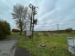 Rovinatý pozemek 1800 m2, k.ú. Mokré 