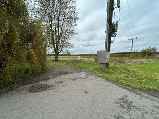 Rovinatý pozemek 1800 m2, k.ú. Mokré 