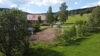 Stavební pozemek 1050m2, vč. stavebního povolení na stavbu RD s garáží, Březiny u Poličky