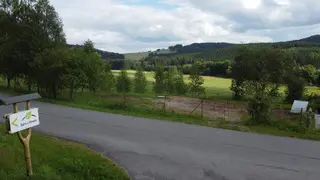 Stavební pozemek 1050m2, vč. stavebního povolení na stavbu RD s garáží, Březiny u Poličky