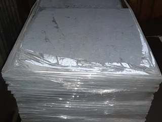 Průmyslová kaučuková krytina nora® (60 x 60 cm) 24 PALET, 315 Kč za 1m2