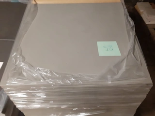 Průmyslová kaučuková krytina nora® (60 x 60 cm) 5 - 10 PALET, 420 Kč za 1m2