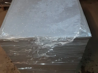 Průmyslová kaučuková krytina nora® (60 x 60 cm) 5 - 10 PALET, 420 Kč za 1m2