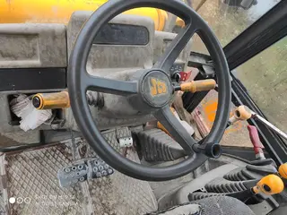 PSJ Hydrotranzit Bratislava - JCB 3 CX rýpadlo - nakladač