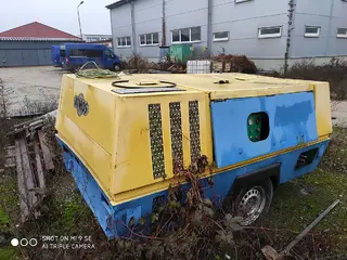 PSJ Hydrotranzit Bratislava -  Kompresor dieselový pojazdný  / typ: PD 400