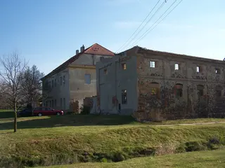 RD a zemědělské stavby s pozemky  Veliká Ves - Nové Třebčice