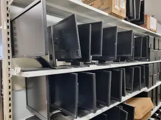 RM 01 Monitory k PC, 25 kusů