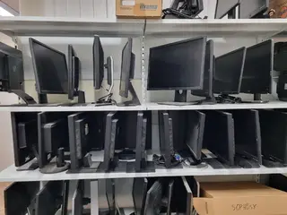 RM 01 Monitory k PC, 25 kusů