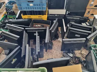 RM 13 Soubor spotřební elektroniky