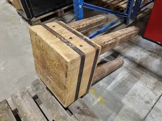 RM 146 Řeznický špalek