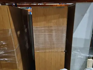RM 33 Kancelářský nábytek použitý