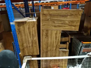 RM 33 Kancelářský nábytek použitý