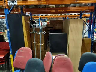 RM 33 Kancelářský nábytek použitý