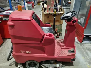 RM 37 Čistící stroj RCM, typ GIGA I802