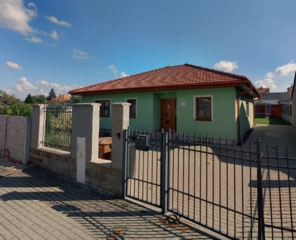 Rodinný dům s bazénem a zahradou, Břeclav