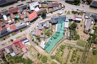 Rodinný dům s velkou zahradou v obci Roštění