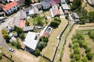 Rodinný dům s velkou zahradou v obci Roštění