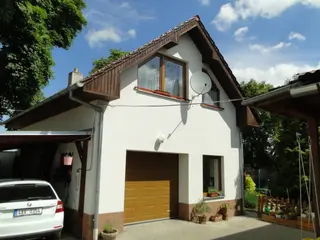 Rodinný dům a podíl na sousedním domě Velké Pavlovice, okres Břeclav 