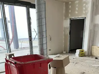 Rozestavěná čerpací stanice PHM s pozemky Letňany, ulice Beranových, Praha
