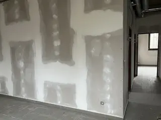 Rozestavěná čerpací stanice PHM s pozemky Letňany, ulice Beranových, Praha