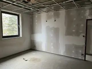 Rozestavěná čerpací stanice PHM s pozemky Letňany, ulice Beranových, Praha