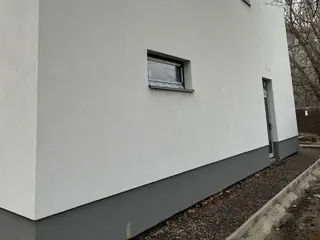 Rozestavěná čerpací stanice PHM s pozemky Letňany, ulice Beranových, Praha