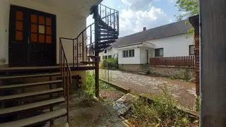 Budovy bývalé farmy Vestec, okr. Praha-západ
