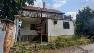 Budovy bývalé farmy Vestec, okr. Praha-západ