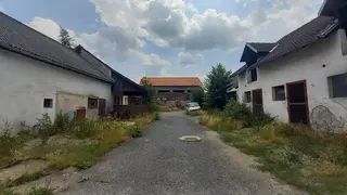 Budovy bývalé farmy Vestec, okr. Praha-západ