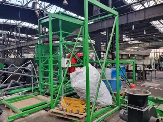 Rubber Bohemia, s.r.o. - soubor strojů a zařízení recyklační linky na zpracování gumové drtě na gumový prášek