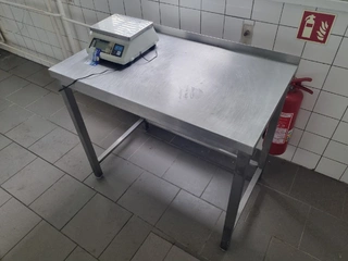 RC 23 Soubor nerezového kuchyňského nábytku cca 8 kusů