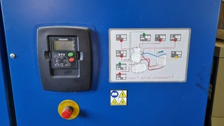 NIKI 13 - Soubor - šroubový kompresor ORLÍK ORL18,5-22-30,sušič ORLÍK KSO0360AB, tlaková nádoba DROKOV Brno 500 l.