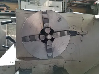 INTORA 02. Soustruh hrotový Trens SN 500SA/1500