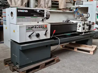 INTORA 02. Soustruh hrotový Trens SN 500SA/1500