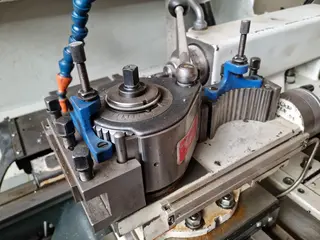 INTORA 02. Soustruh hrotový Trens SN 500SA/1500