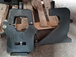 INTORA 02. Soustruh hrotový Trens SN 500SA/1500