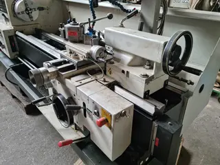 INTORA 02. Soustruh hrotový Trens SN 500SA/1500