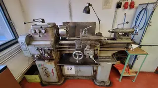 Styl Plzeň 01. Soustruh SN 320/750