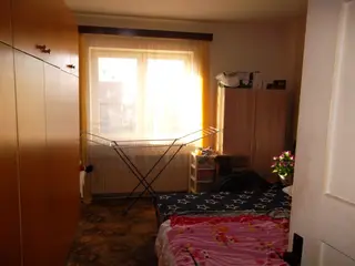 Spoluvl. podíl 82/292 budova Zvoleněves, okres Kladno