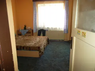 Spoluvl. podíl 82/292 budova Zvoleněves, okres Kladno