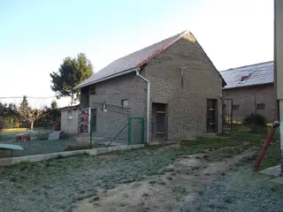 Spoluvl. podíl 82/292 budova Zvoleněves, okres Kladno